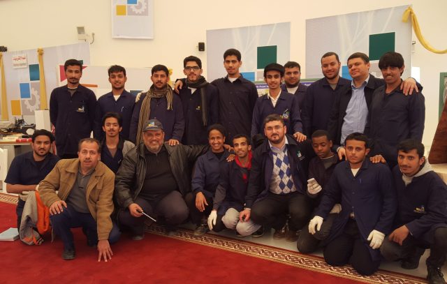 صورة لطلابي وزملاء العمل