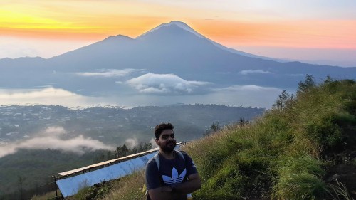 اعلى قمة جبل باتور